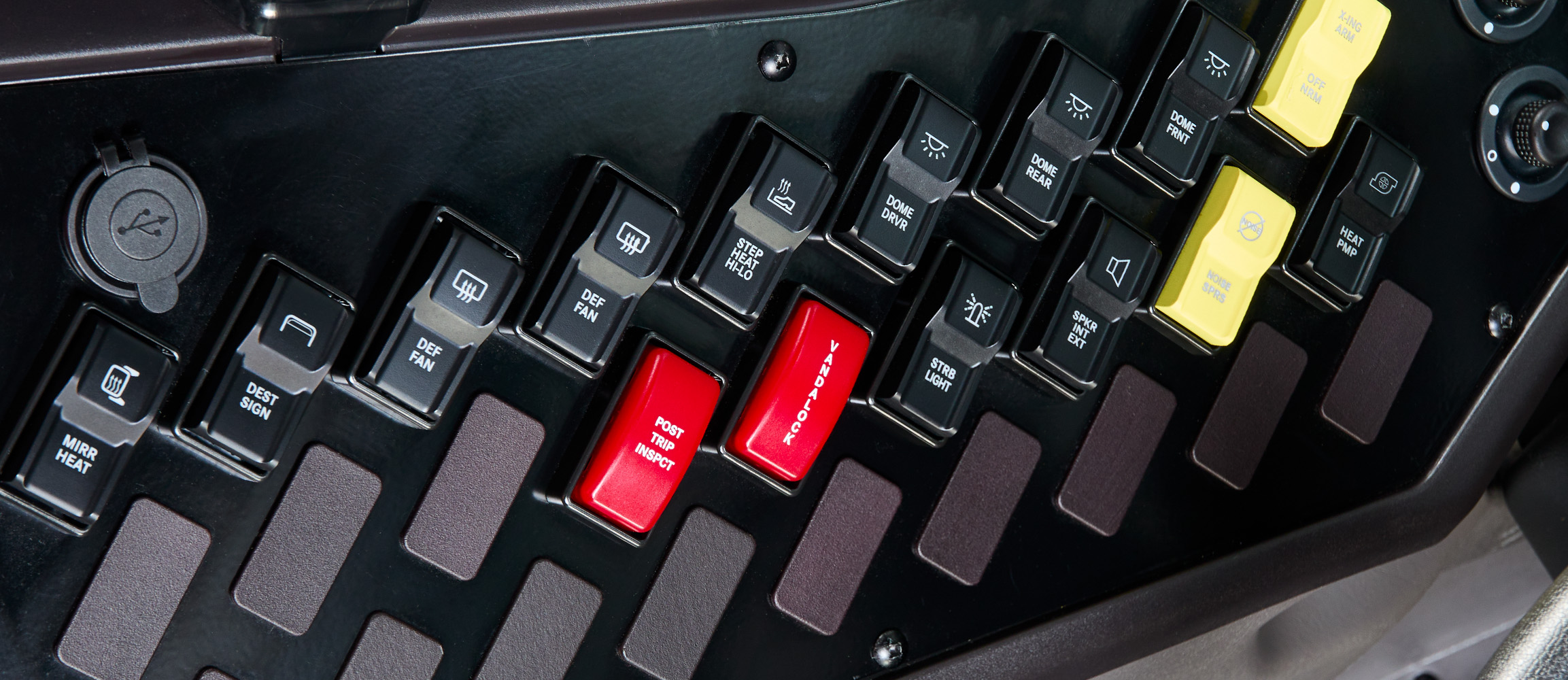 evolved-saf-t-liner-c2-carousel2-4